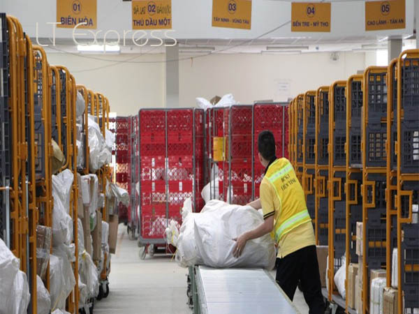 Công ty chuyên gửi quần áo, gửi đồ từ Việt Nam qua Đài Loan