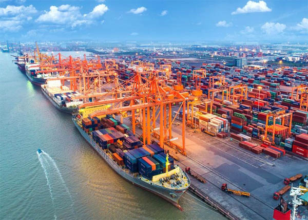 Giá cước vận tải biển quốc tế phụ thuộc yếu tố nào?